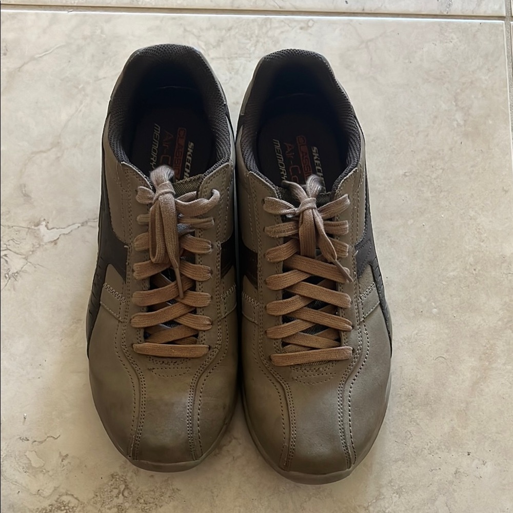 Men's Casual Sneakers - Brown and Black